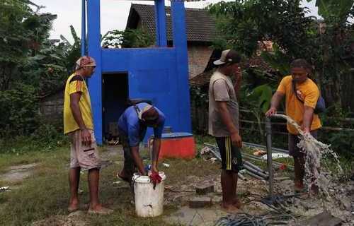 Warga Manfaatkan HIPPAM untuk Memenuhi Kebutuhan Air Bersih di Bojonegoro