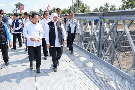 Gubernur Resmikan Jembatan Mujur II Keloposawit Lumajang
