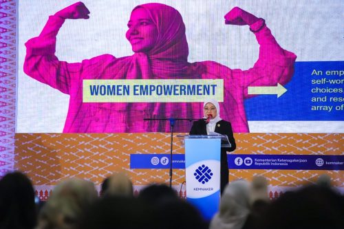 Menaker Buka Konferensi Kepemimpinan Perempuan