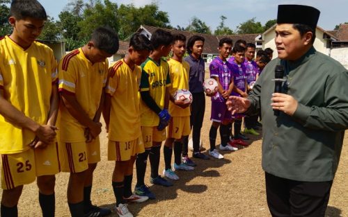 Erick Thohir Katakan Banyak Bintang Sepak Bola dari Santri