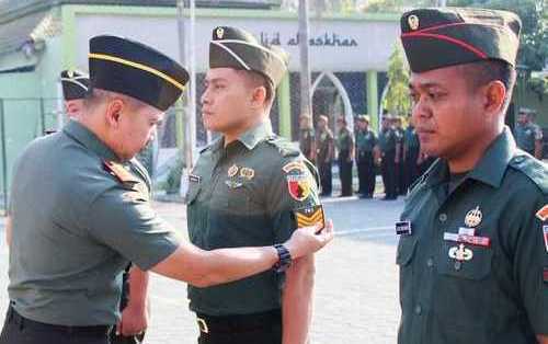 55 Personel Komando Distrik Militer 0813 Bojonegoro Naik Pangkat