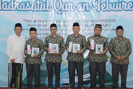 MTs Madrasatul Qur’an Tebuireng Jombang Peringati Hari Guru Nasional Tahun 2023