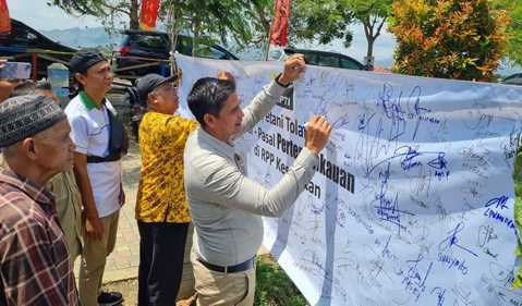 Petani Tulungagung Teken Penolakan Pasal Pertembakauan di RPP Kesehatan