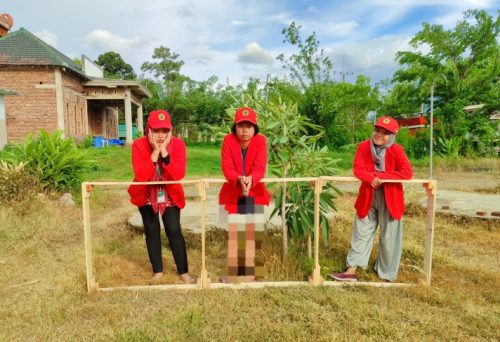 Mahasiswa Untag Surabaya Redesign Tata Letak Greenhouse Desa Kebontunggul