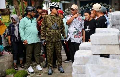 05-FOTO LINTAS 1 dar Sembari Bersepeda, Wali Kota Cek Pavingisasi dan