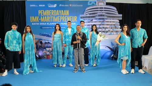 Sambut Kapal Pesiar Seven Seas Mariner, Pelindo Gelar Busana dan Pameran Batik
