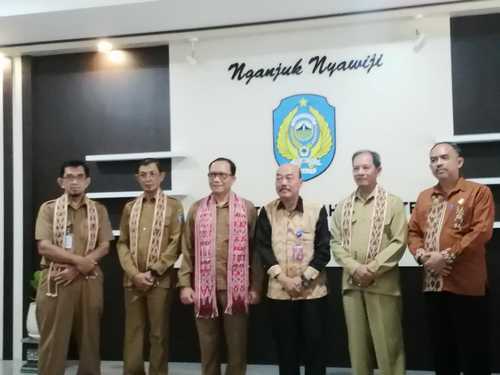 Sekda Kabupaten Sintang Kalimantan Barat Studi Pertanian di Nganjuk