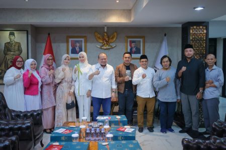 Ketua DPD RI Buka Bersama Senator Terpilih, Komeng Tanya Beda Sistem Indonesia dan Amerika