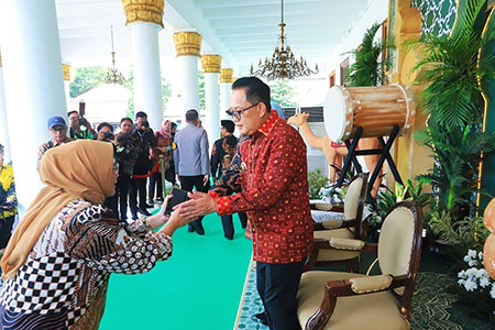 Merawat Tradisi, Pj Gubernur Jatim Gelar Halal Bihalal bersama Kepala Daerah
