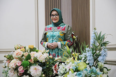 Lebih Dekat dengan Ketua TP PKK Surabaya, Rini Indriyani