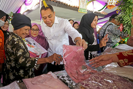 GOW Surabaya Bagikan 31 Ribu Barang Gratis kepada 6.000 Gakin