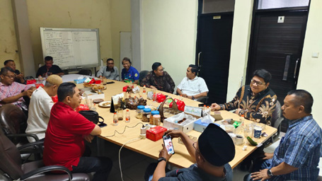 Kepala Imigrasi Tanjung Perak Buka Bersama dengan Pengurus PWI Jatim