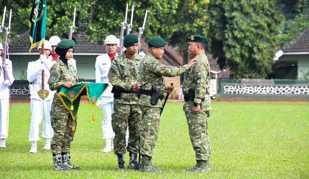 Pangdivif 2 Kostrad Beralih Tongkat Komando pada Brigjen TNI Anton Yuliantoro