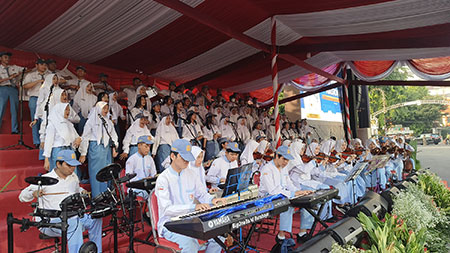 Youth Symphony Orchestra of SMAMX Meriahkan Hardiknas