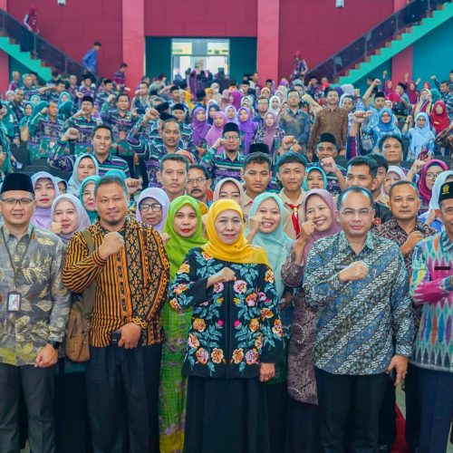 HBH Bersama 1.600 Guru Se-Bakorwil Madiun, Khofifah Pesankan Tak Hanya Kejar Prestasi Akademik, tapi Juga Bangun Akhlakul Karimah